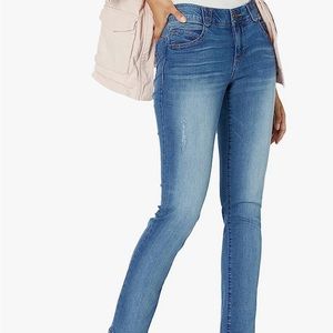 Democracy Ab Solution Straight Leg Jeans NWT